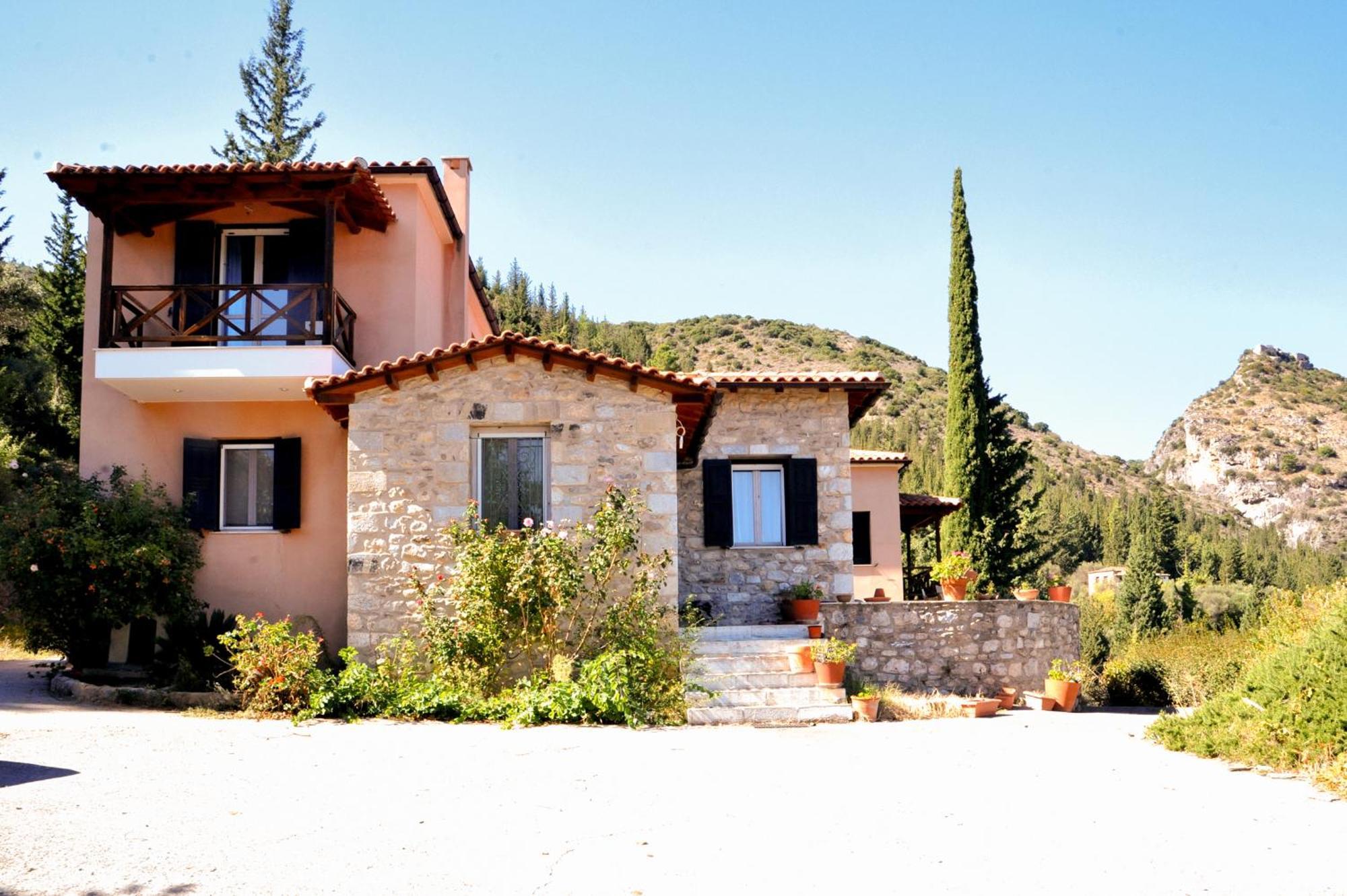 Elegant Stone Mansion In Historic Mystras Apartment Exterior photo